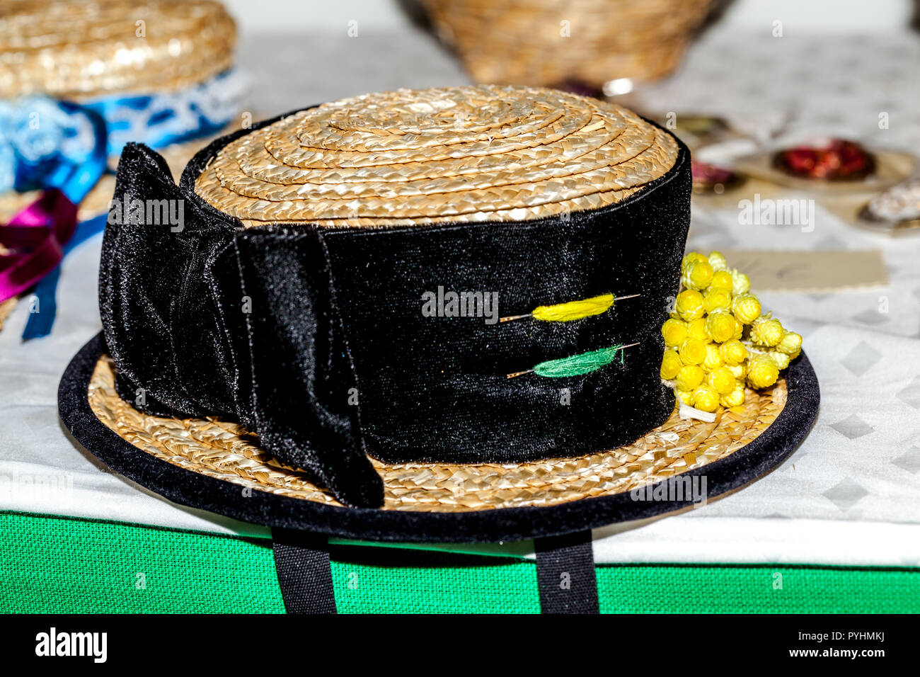 Chapeau De Paille Femme Traditionnel Des Canaries A La Vente A La Foire D Artisanat Tricontinental De Santa Cruz De Tenerife 18 Photo Stock Alamy