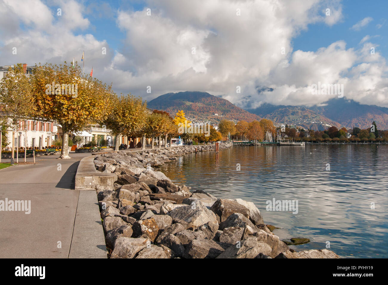 VEVEY, SUISSE - 29 octobre 2015 : vue panoramique de Vevey et le lac de Genève, Suisse Banque D'Images