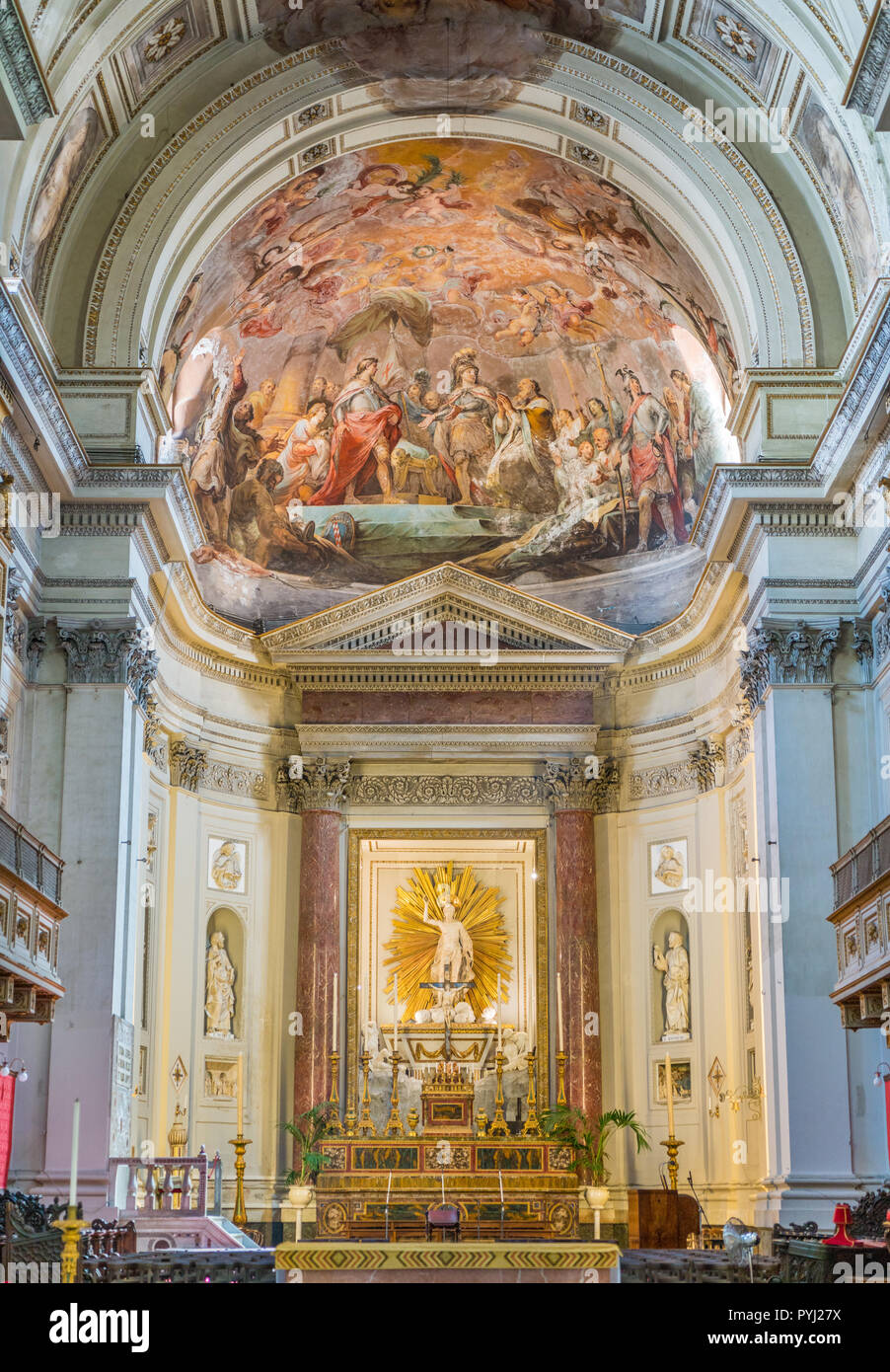 Autel principal avec des fresques par Mariano Rossi dans la cathédrale de Palerme. La Sicile, le sud de l'Italie. Banque D'Images