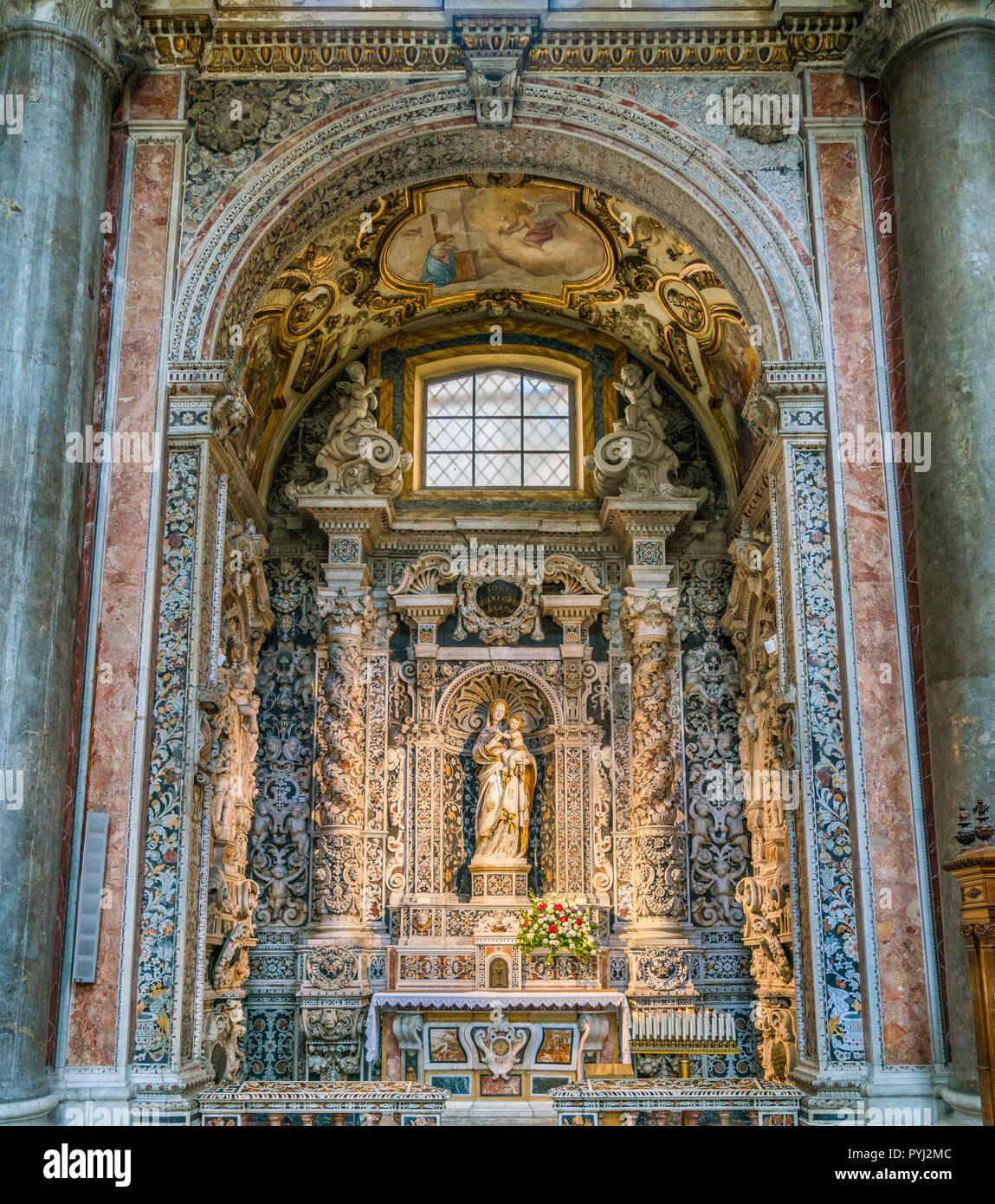 Autel latéral par Antonello Gagini dans l'église de San Giuseppe dei Teatini à Palerme. La Sicile, le sud de l'Italie. Banque D'Images