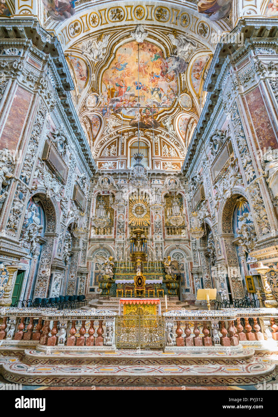 Maître-Autel dans l'église de Santa Caterina à Palerme. La Sicile, le sud de l'Italie. Banque D'Images