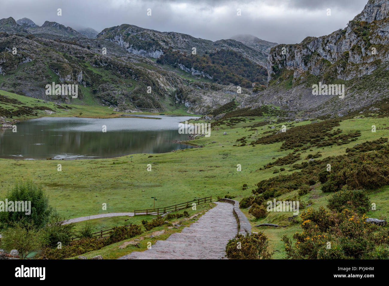Lacs de Covadonga, dans les Asturies, Espagne, Europe Banque D'Images