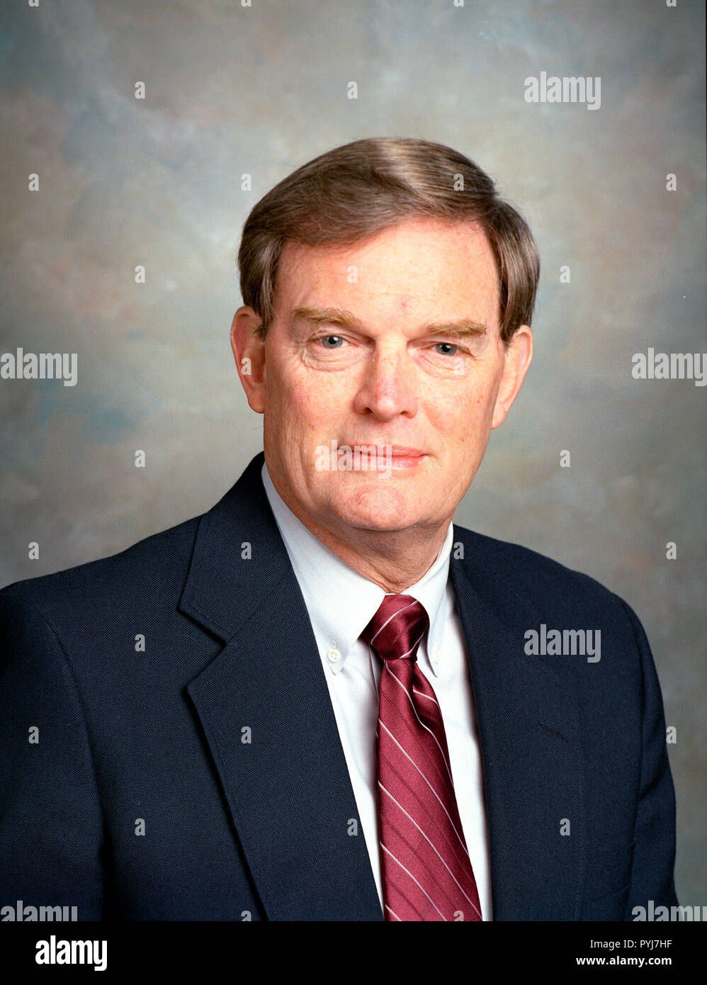 Portrait de Thomas Jack Lee, sixième directeur du Marshall Space Flight Center, du 6 juillet 1989 au 6 janvier 1994. Banque D'Images