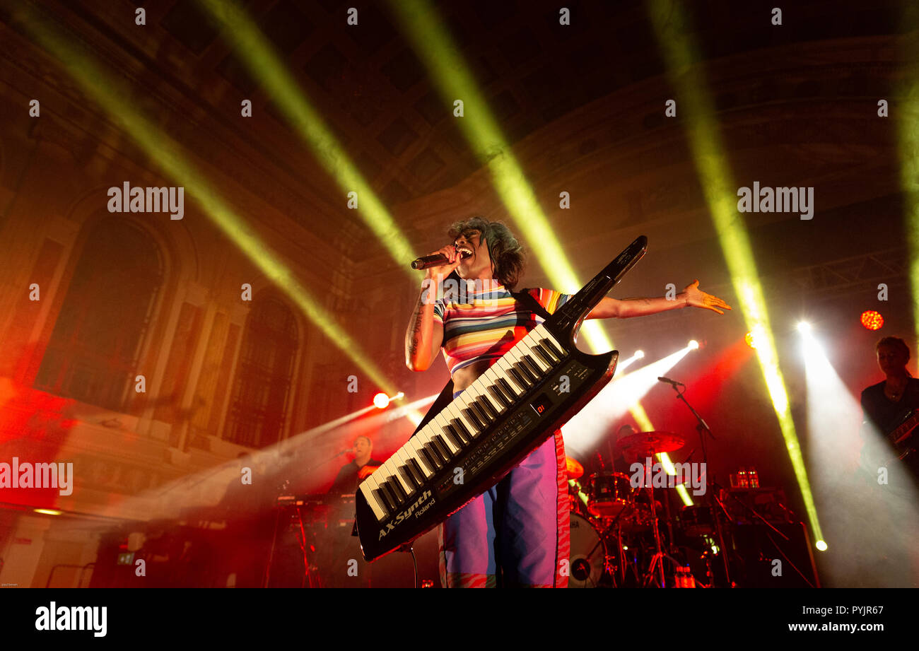 Cork, Irlande. 27 Oct 2018, Laura Mvula jouant au Cork Jazz Festival 2018 à l'hôtel de ville Crédit : Paul Bevan/Alamy Live News Banque D'Images