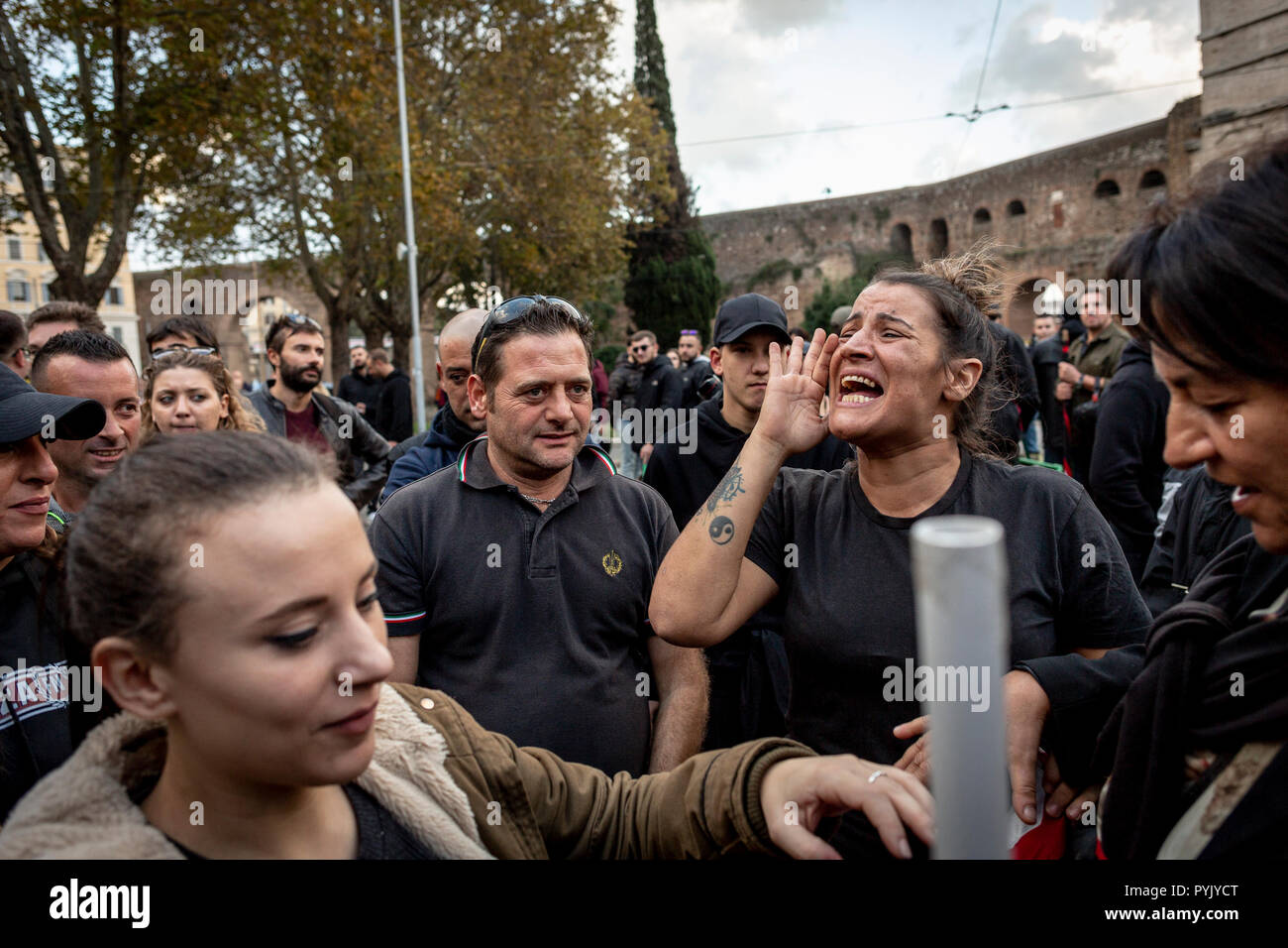 Rome, Italie. 27 Oct, 2018. Le présidium du parti politique d'extrême droite Forza Nuova pour exiger la justice pour le meurtre de Desirà e¨Mariottini, trouvé mort dans le district de la capitale de San Lorenzo (Italie, Rome, octobre 27, 2018) : Crédit Photo Agency indépendante/Alamy Live News Banque D'Images