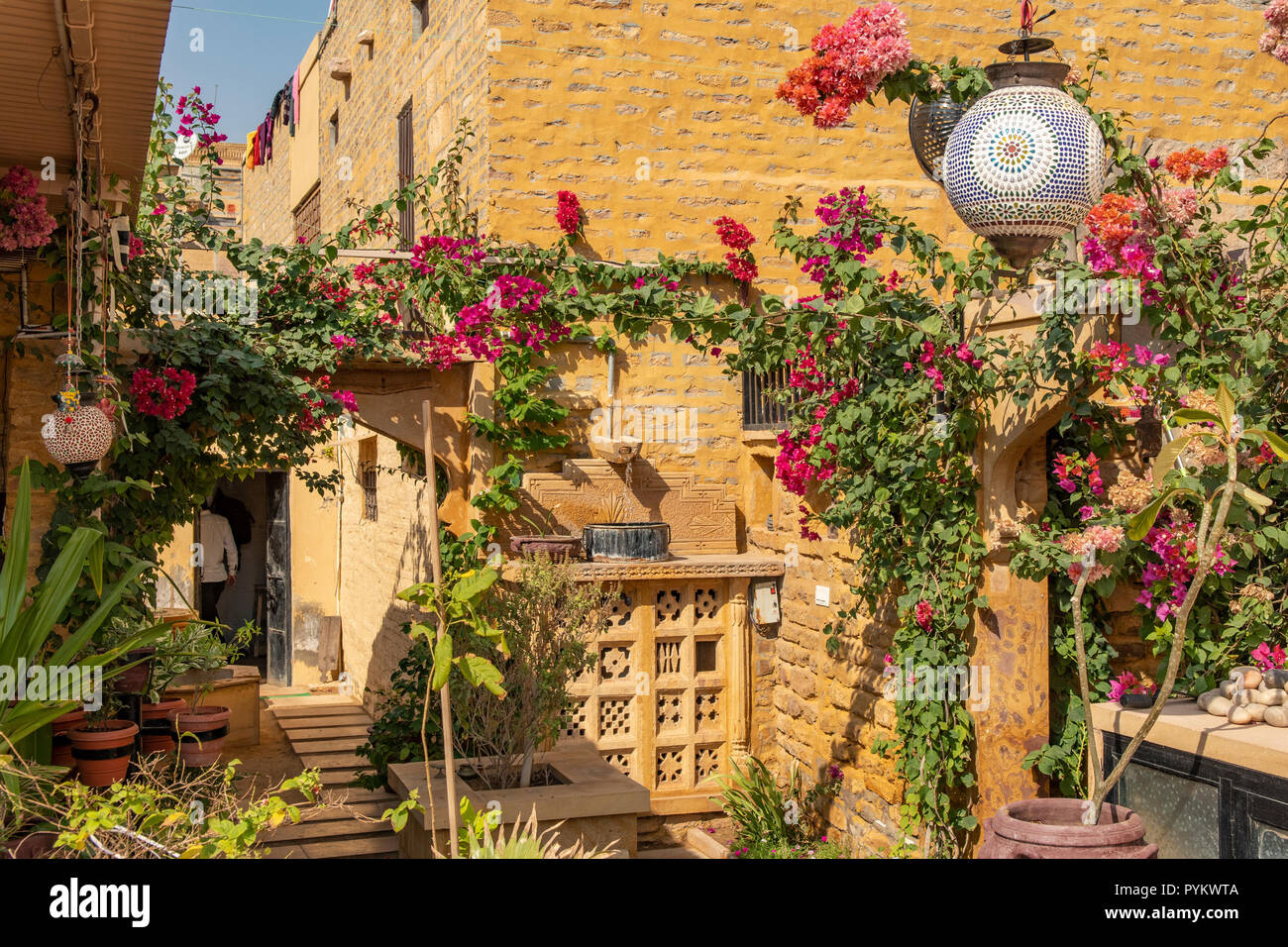 Entrée au Restaurant Sur Le Toit à Fort Jaisalmer, Jaisalmer, Rajasthan, India Banque D'Images