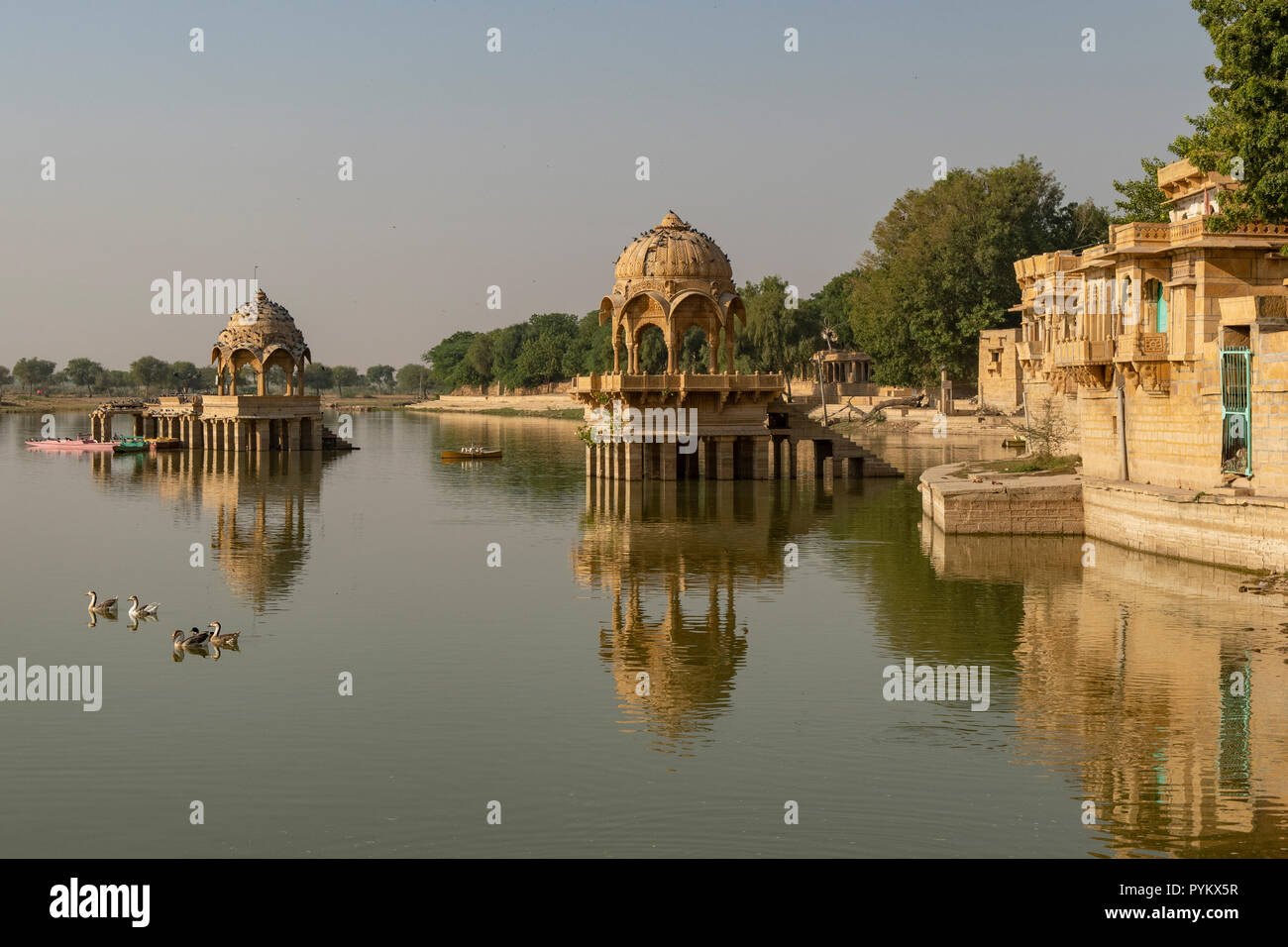Gadisar Lake, Jaisalmer, Rajasthan, India Banque D'Images