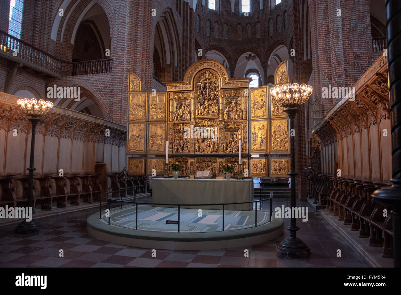 Le retable est de trois-winged et décrit les événements de la semaine de Pâques et remonte à 1560 Anvers dans la Cathédrale de Roskilde, Roskilde, Danemark. Construc Banque D'Images