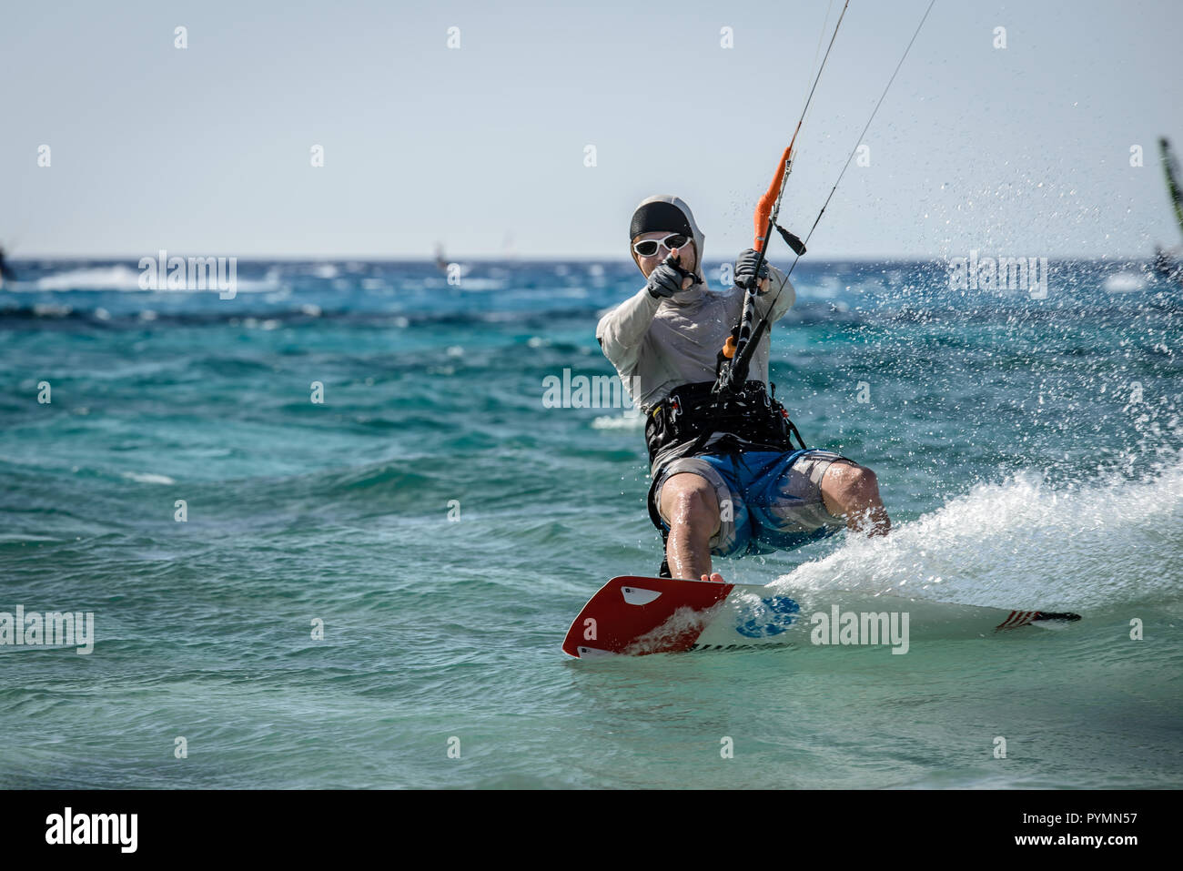 Le surf dans la mer Ionienne Banque D'Images