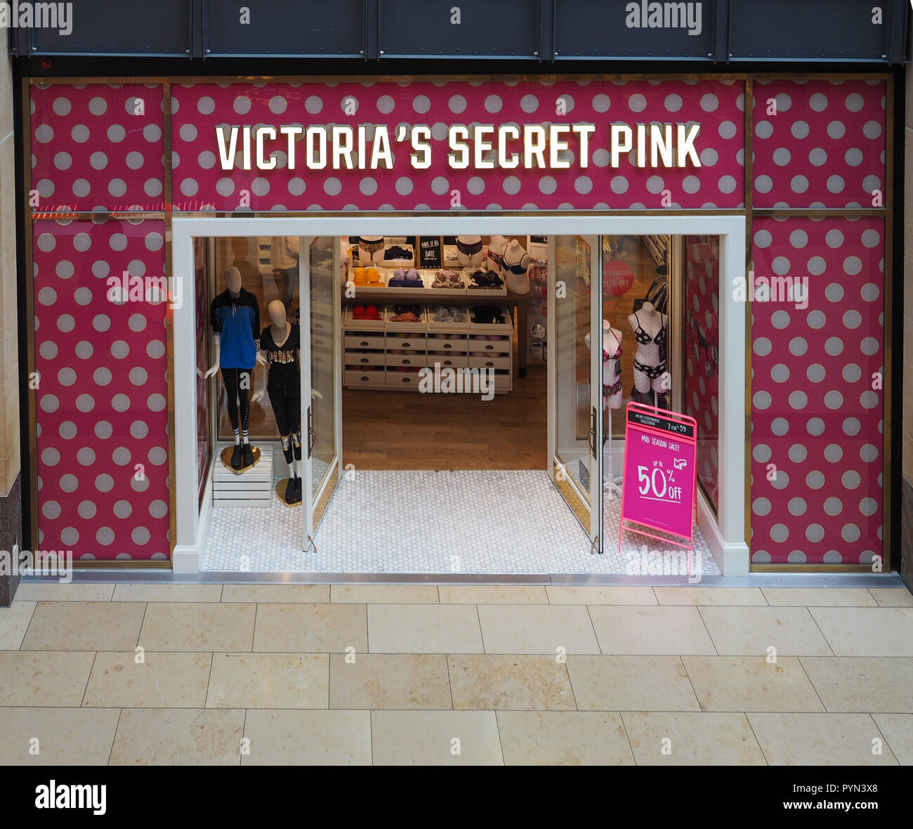 CAMBRIDGE, UK - CIRCA Octobre 2018 : Victoria's Secret Pink shop au centre commercial Grand Arcade Banque D'Images