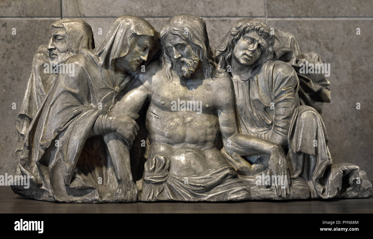 Gasparo Cairano, haut relief avec la Pietà, 1450-1500 15e siècle dans le musée d'Art ancien dans le Castello Sforzesco - Château des Sforza à Milan Italie Banque D'Images