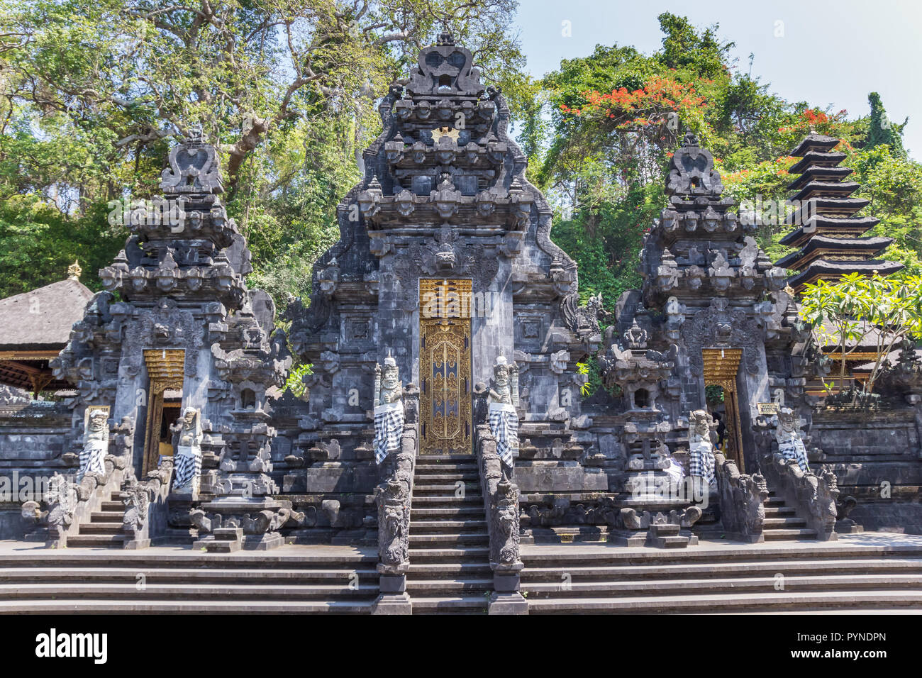 Pura historique temple Goa Lawah sur Bali, Indonésie Banque D'Images