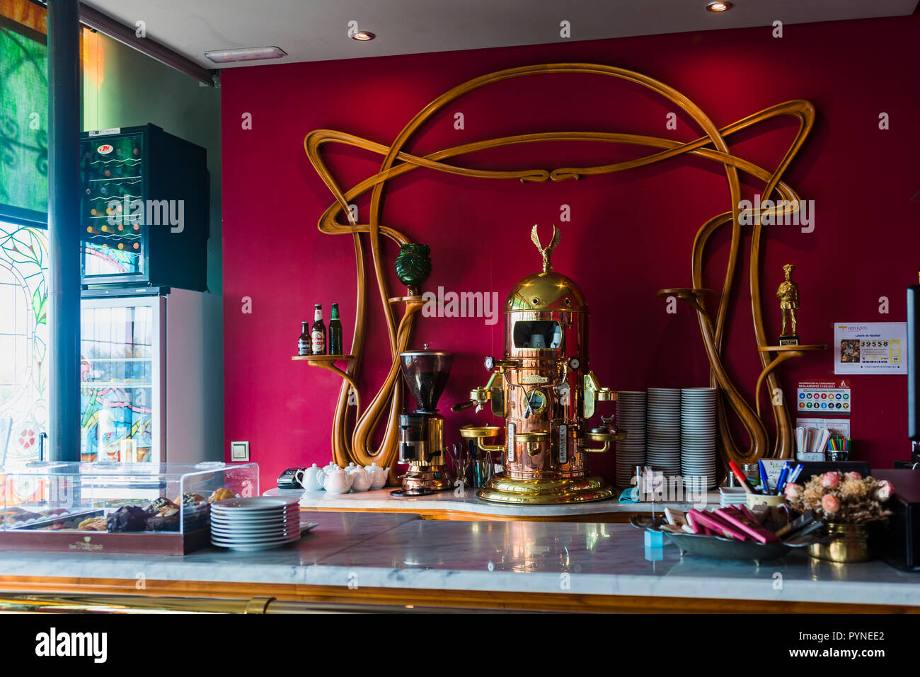 Casa Lis est un palais moderniste à Salamanque construit sur l'ancien mur de la muraille de la ville, où le musée d'Art Nouveau et Art déco est situé. Salamanque, C Banque D'Images