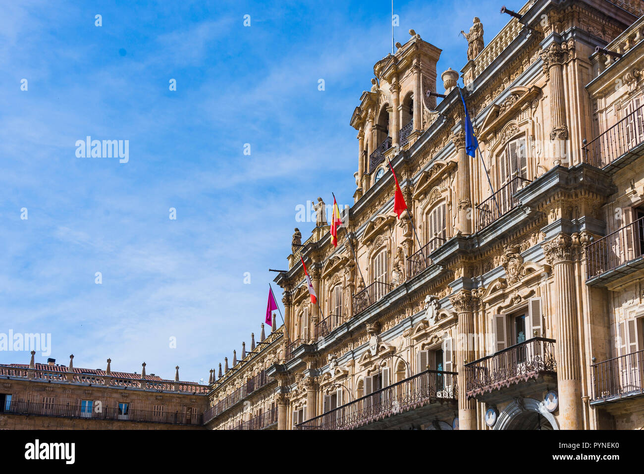 L'hôtel de ville. La Plaza Mayor, la place principale, à Salamanque, a été construit dans le style baroque espagnol. Salamanque, Castille et Leon, Espagne, Euro Banque D'Images