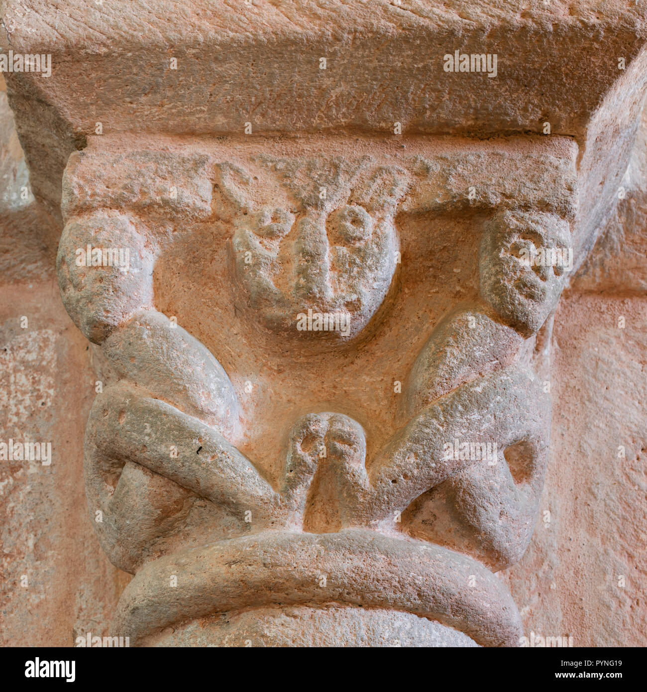 Gourdon, France - 3 août 2018 : Capitale de l'église romane à Gourdon, Saône-et-Loire, France. Banque D'Images