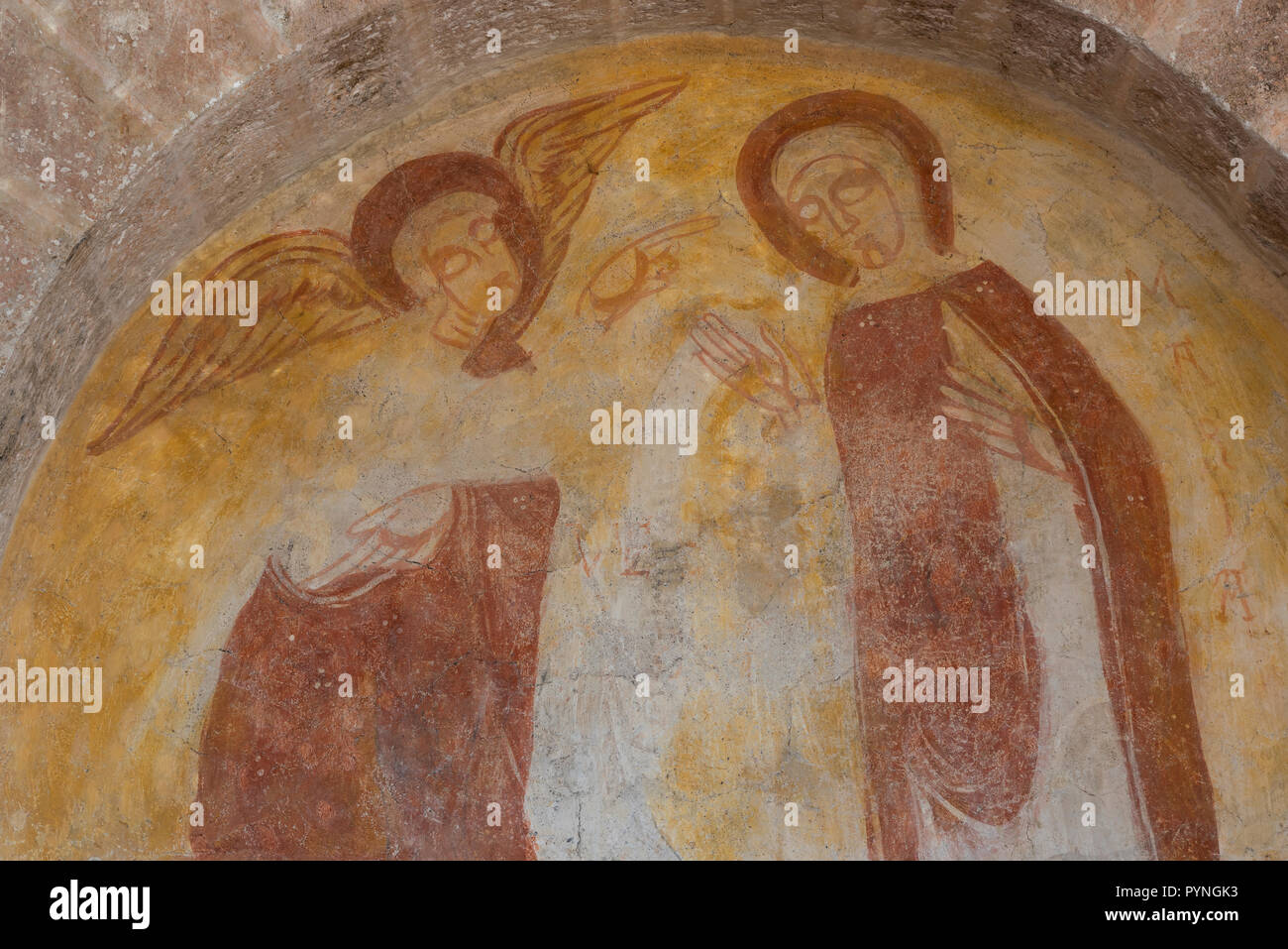 Gourdon, France - 3 août 2018 : Intérieur avec fresque de l'église romane à Gourdon, Saône-et-Loire, France. Banque D'Images