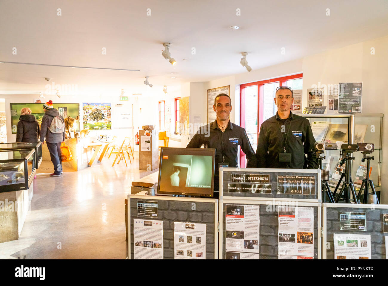 Les enquêteurs paranormaux Gloucestershire au Festival de la citrouille, doyen du Centre du patrimoine mondial, forêt de Dean. Banque D'Images
