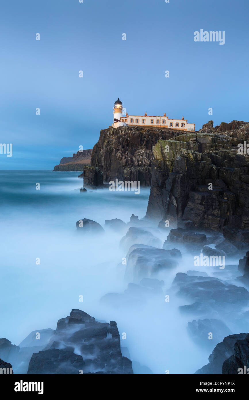 Neist Point Lighthouse, Duirinish Peninsula, île de Skye, Écosse, Hébrides intérieures Banque D'Images