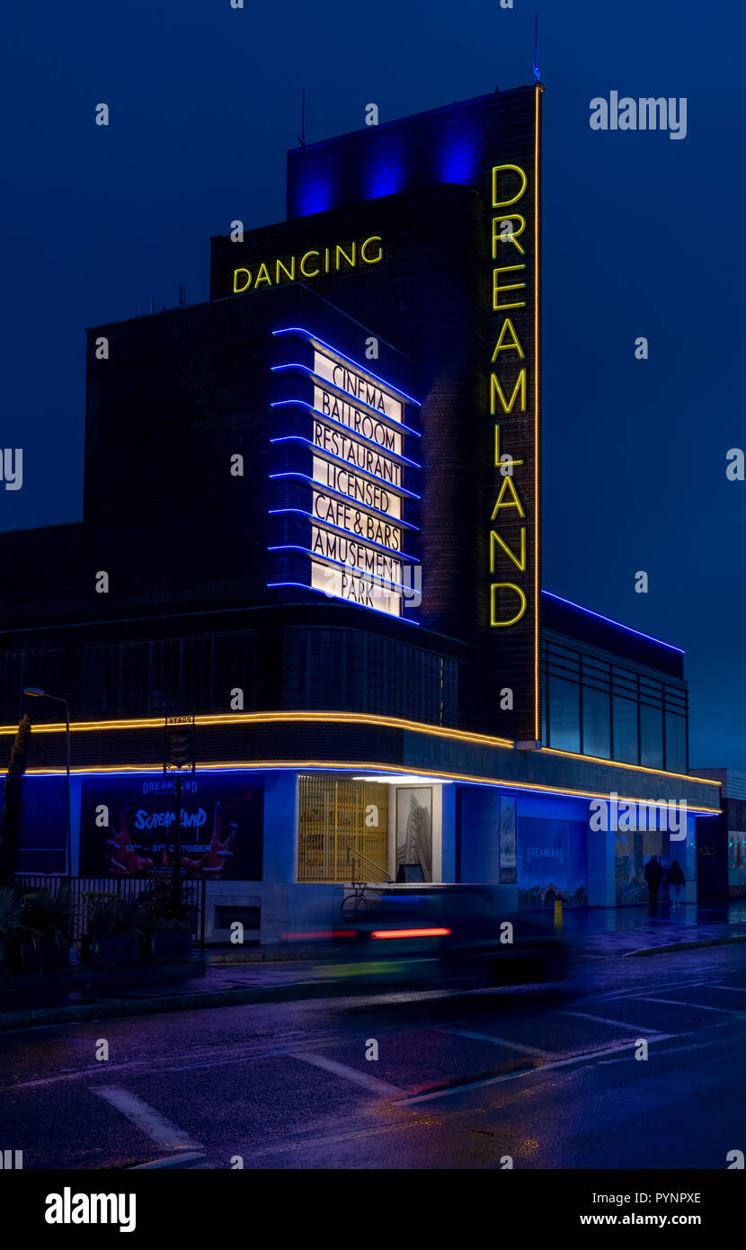 L'emblématique Signe pour Art déco sur le bord de Dreamland Margate. Banque D'Images