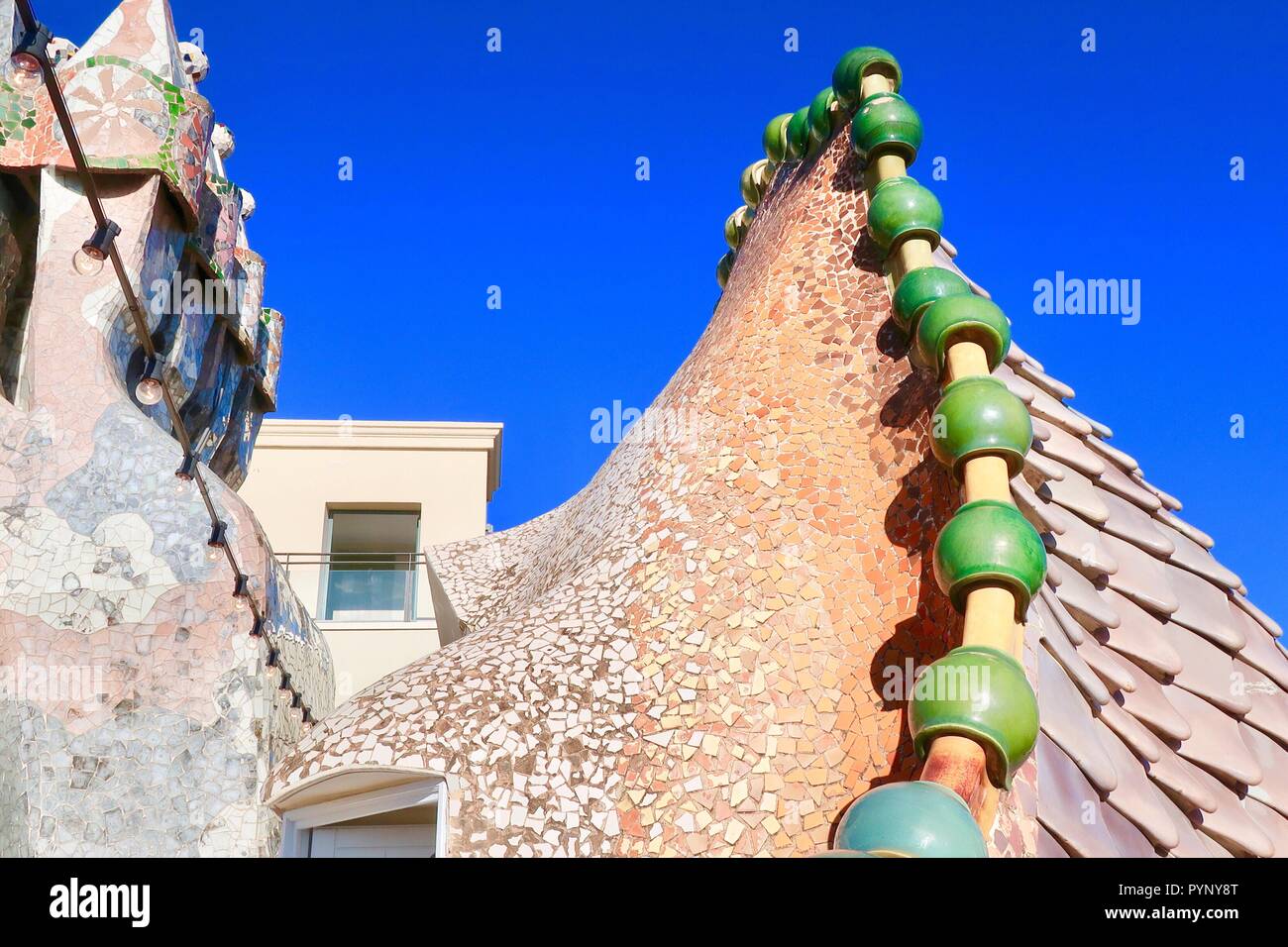 La Casa Batlló de Gaudi, Barcelone, Espagne. Lumineuse, ensoleillée matin d'automne. Octobre 2018. Banque D'Images