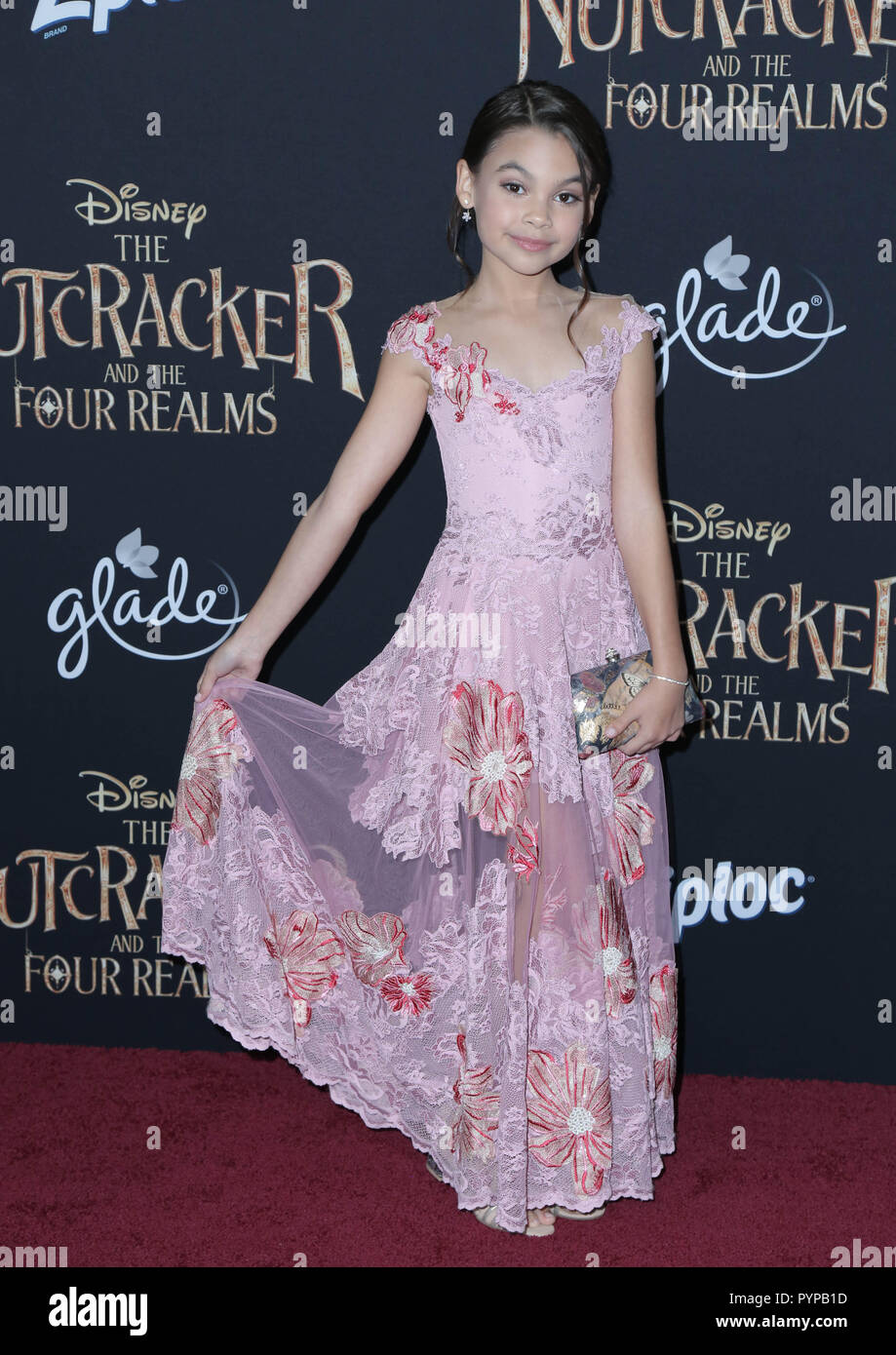Hollywood, Californie, USA. 29 Oct, 2018. Ariana Greenblatt. Premiere de 'Casse-Noisette et les quatre royaumes' tenue à Ray Dolbey de bal. Crédit photo : PMA/AdMedia Crédit : PMA/AdMedia/ZUMA/Alamy Fil Live News Banque D'Images