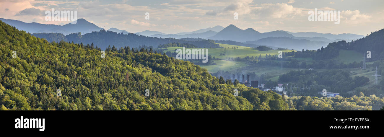 Au sud-ouest, vue sur paysage Orava, Slovaquie, du château d'Orava Banque D'Images