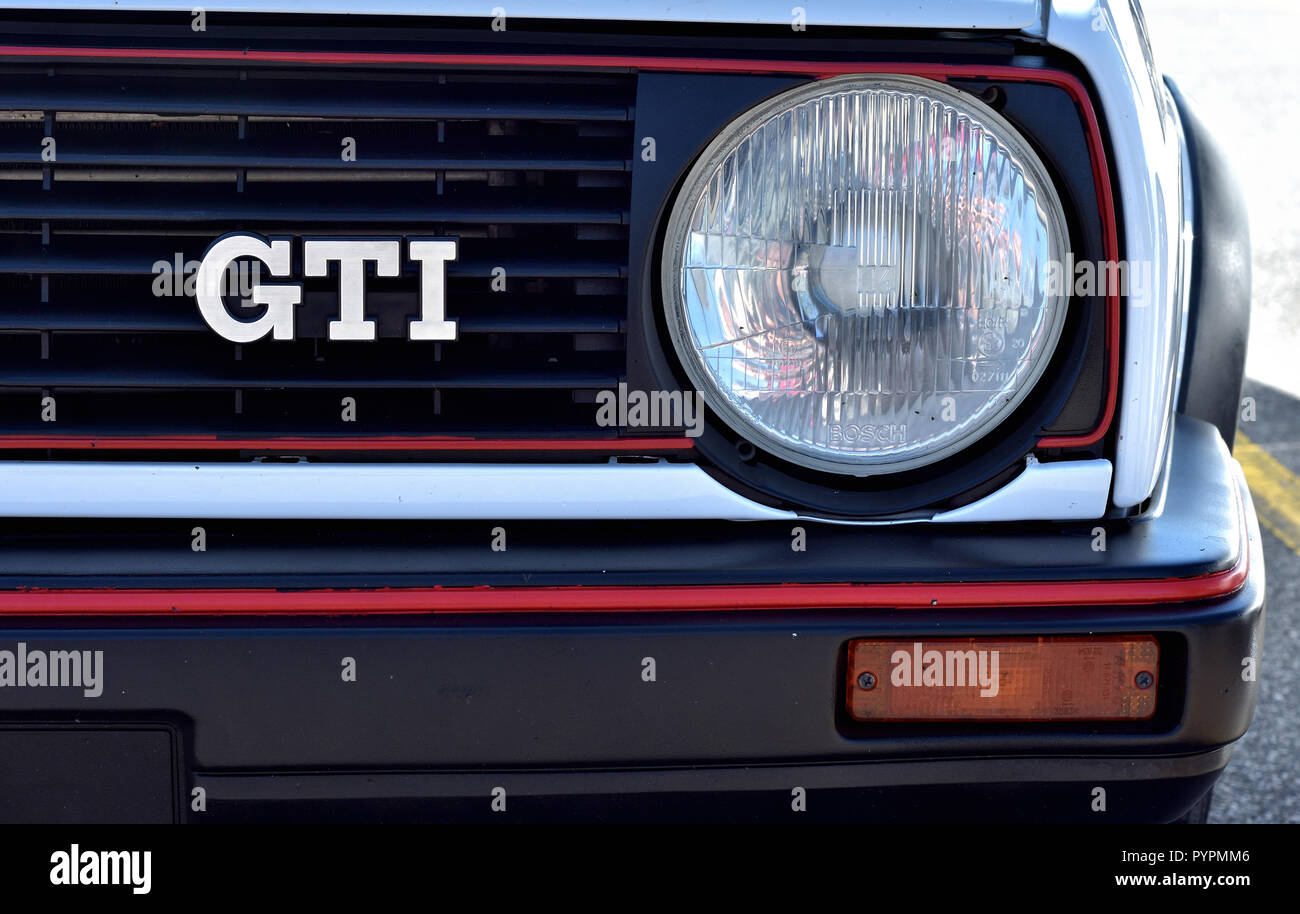 Volkswagen Golf GTI Mark I badge calandre Banque D'Images