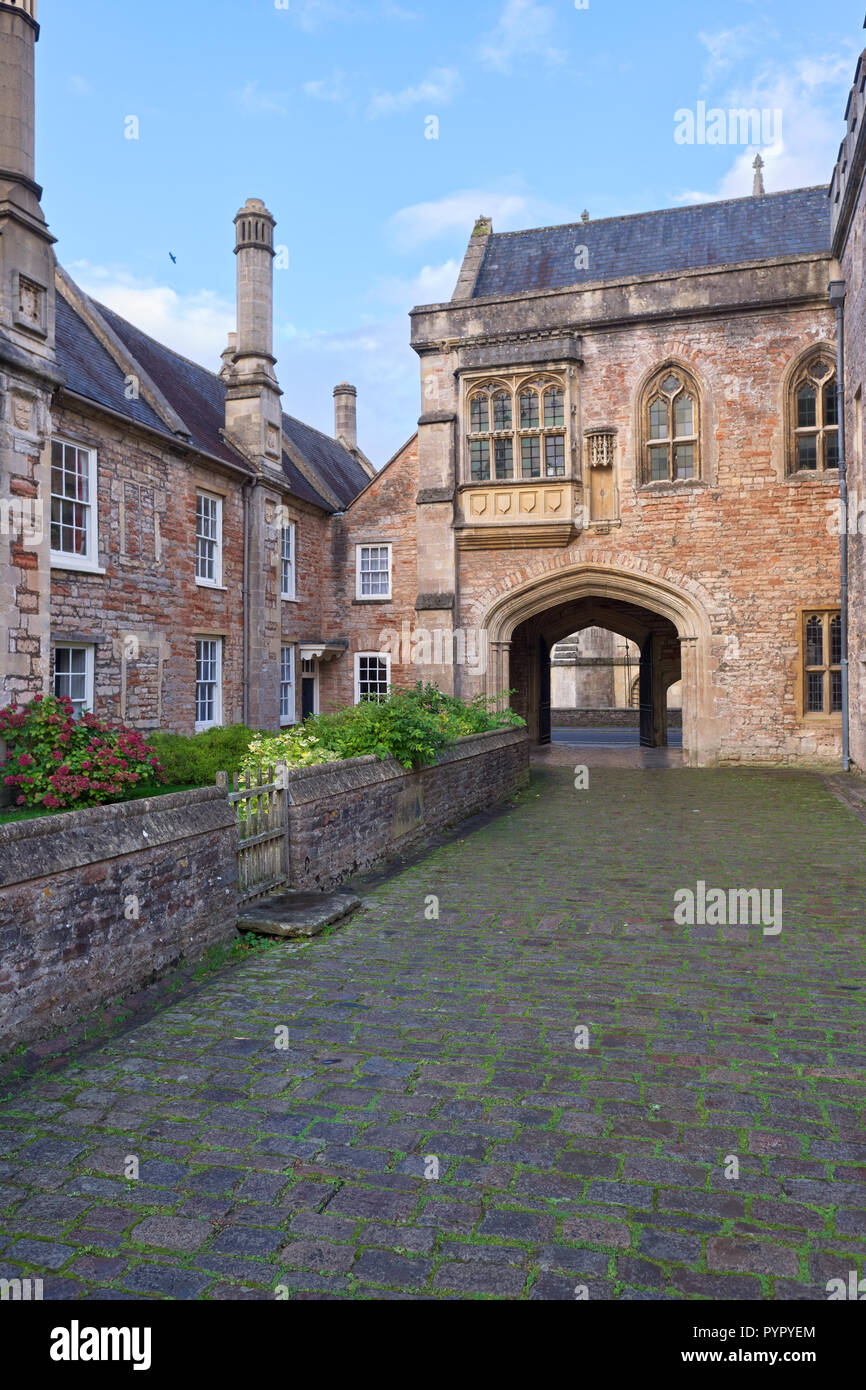 Le vicaire, près d'une rue résidentielle médiévale du 14ème siècle à Wells, Somerset, UK Banque D'Images