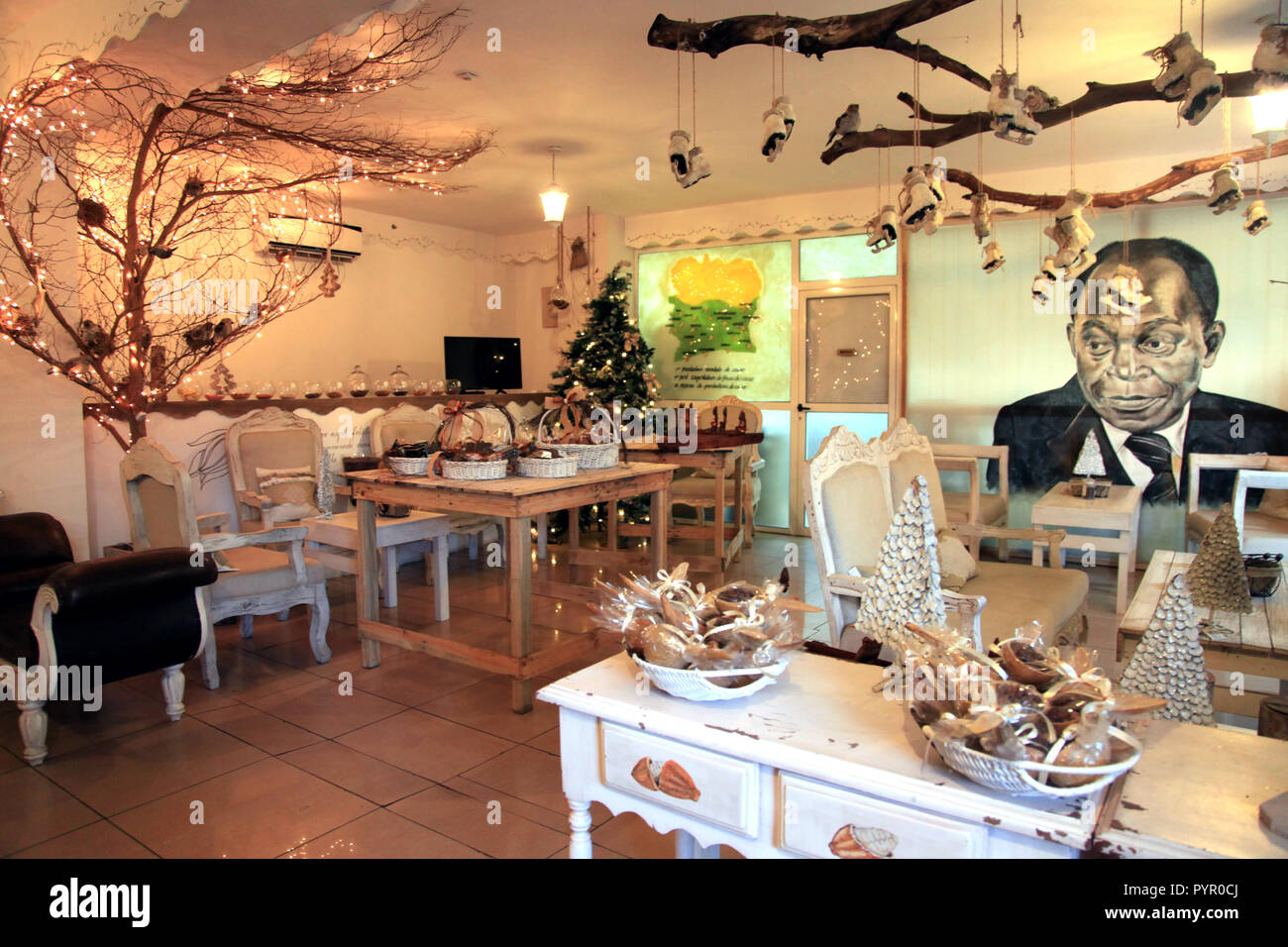 Intérieur de la Maison du Chocolat chocolatier et shop, polygone ORCA DECO, Abidjan, Côte d'Ivoire Banque D'Images