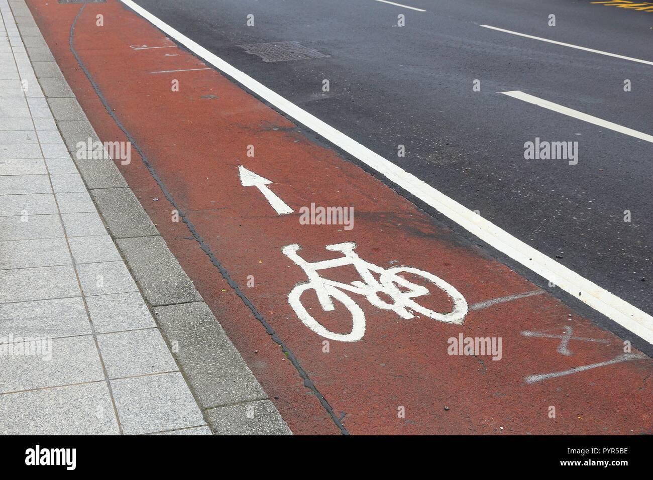 Chemin de randonnée à vélo dans la ville - Leeds, Royaume-Uni. Bike Lane. Banque D'Images