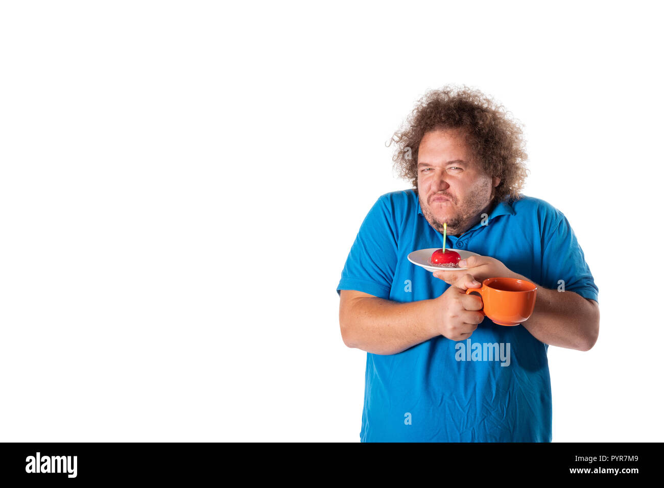 Gros Homme Drole Avec Mug Et Gateau Joyeux Anniversaire La Joie Et Le Plaisir Photo Stock Alamy Gros Homme Drole Avec Mug Et Gateau Joyeux Anniversaire La Joie Et Le Plaisir Photo Stock Alamy
