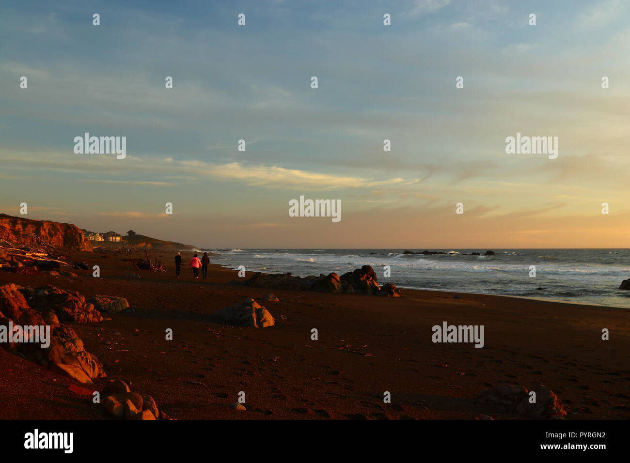 Coucher de soleil sur Moonstone Beach Banque D'Images