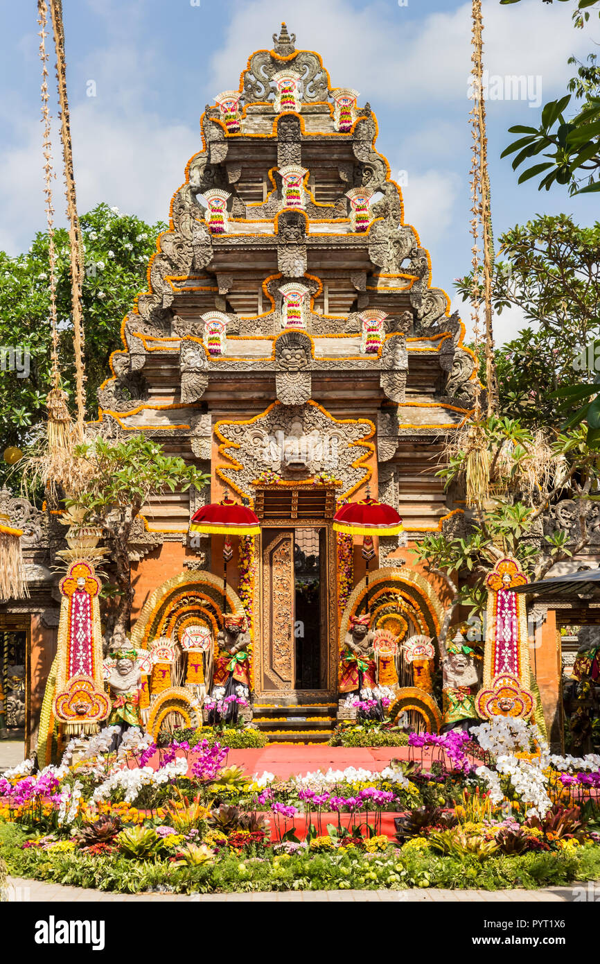 Temple et jardin du palais d'Ubud sur l'île de Bali, Indonésie Banque D'Images