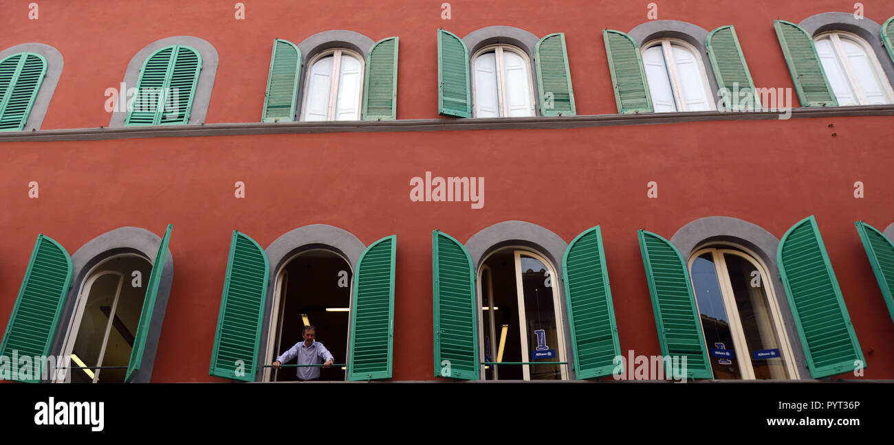 Un vieux bâtiment coloré beautful sur Corso Italia à Pise, Italie. Banque D'Images