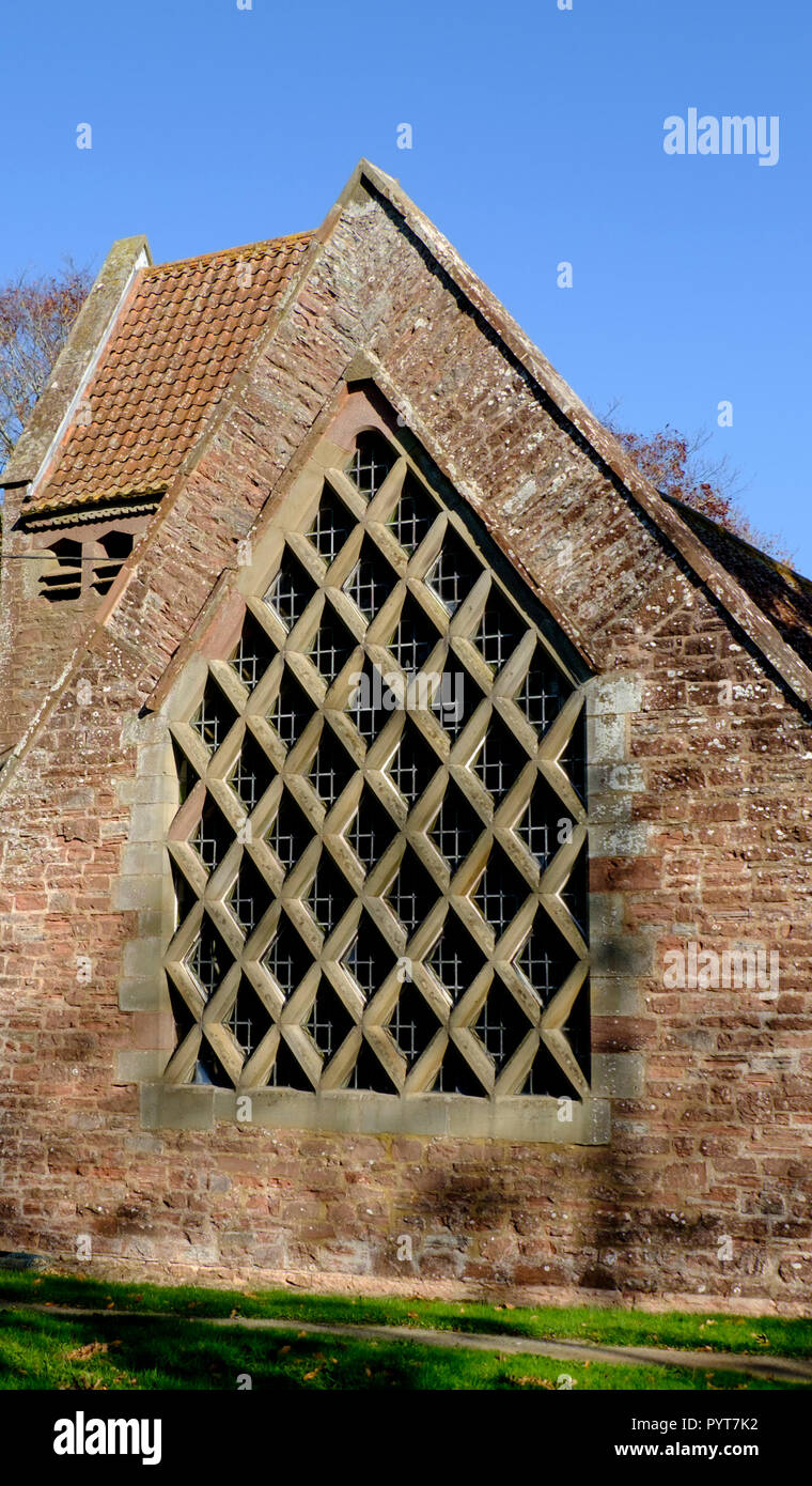 Un Kempley Gloucestershire village. église de saint Édouard le Confesseur, dans le style Arts and Crafts. Banque D'Images