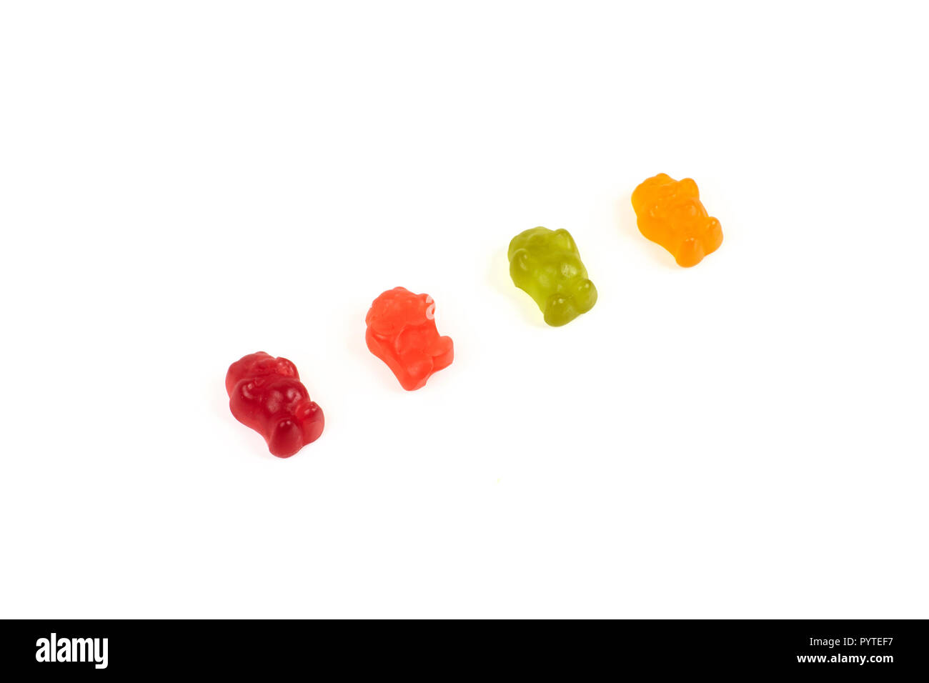 Mangez Coloré ours gommeux jelly candy, isolé sur fond blanc Banque D'Images