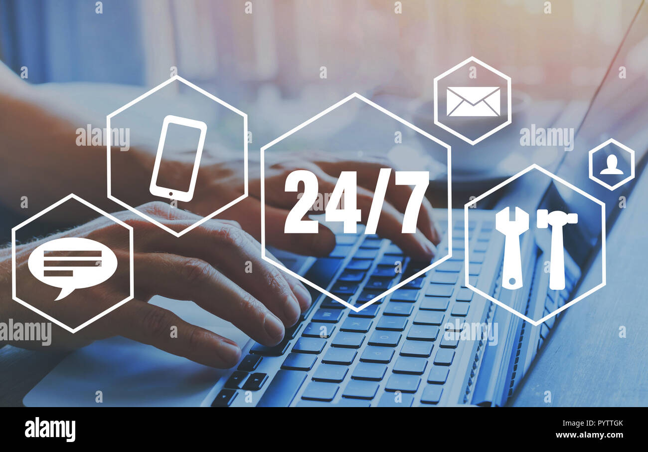 Assistance technique en ligne, l'attention de client 24/7 nonstop Banque D'Images