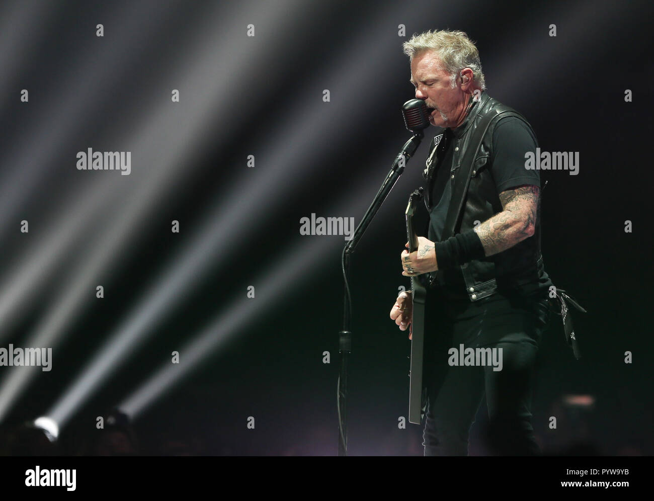 Albany, New York, USA. 29 octobre, 2018. James Hetfield de Metallica se produit en concert à Times Union Center le 29 octobre 2018 à Albany, New York. Credit : Debby Wong/Alamy Live News Banque D'Images