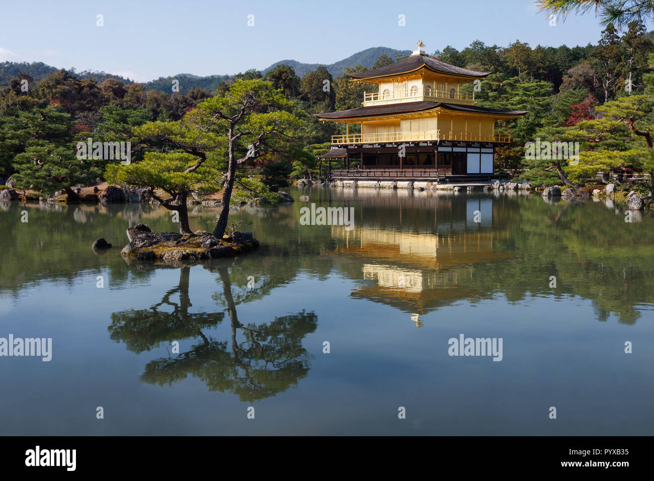 Temple bouddhiste Zen du pavillon d'Or à Kyoto, au Japon. Banque D'Images