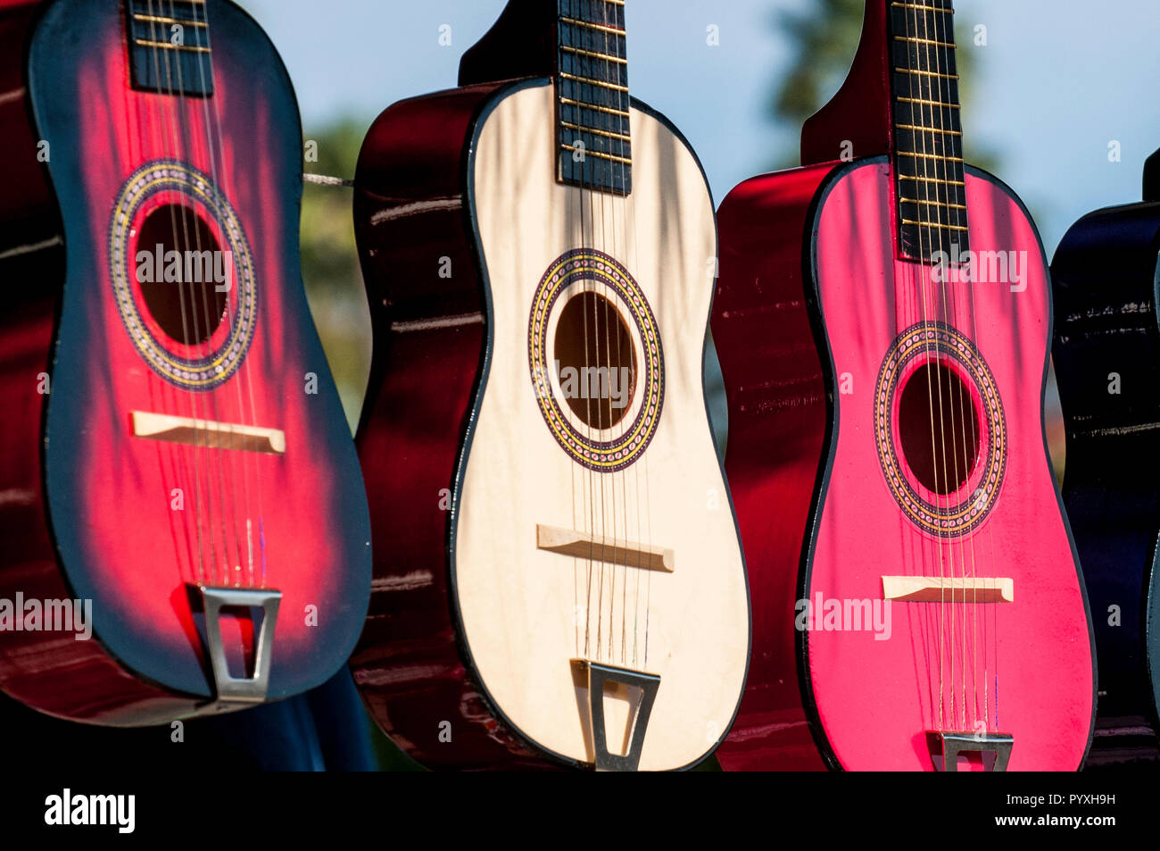 Guitares colorées at Old Town, San Diego, Californie. Banque D'Images