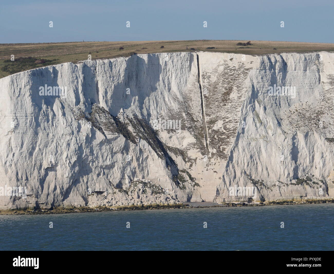 AJAXNETPHOTO. En 2018. Douvres, en Angleterre. - BLIGHTY - CÔTE ANGLAISE - falaises blanches de Douvres. PHOTO:JONATHAN EASTLAND/AJAX REF:180910 GX8  901 Banque D'Images