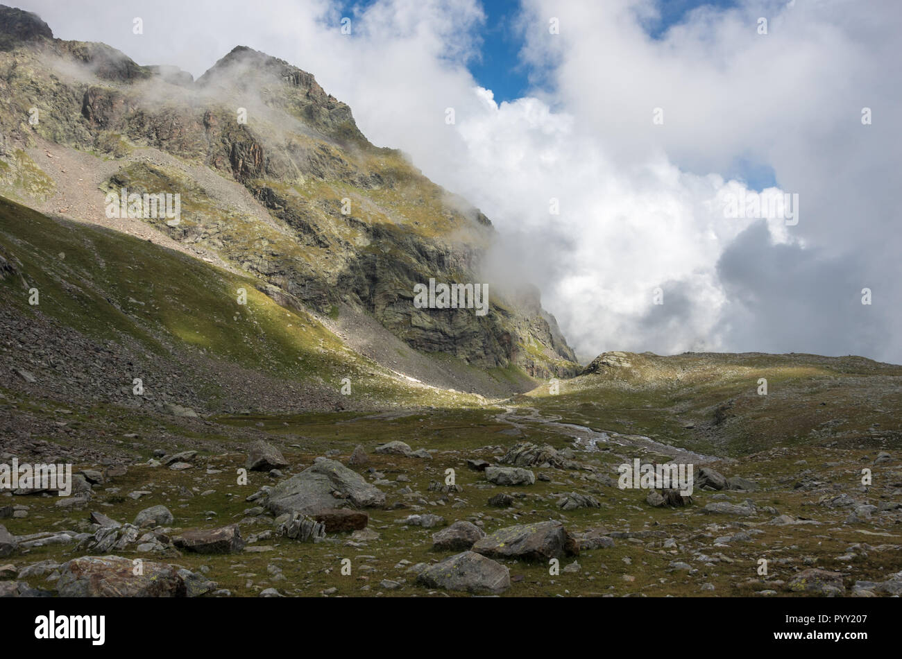 Paysage des Highlands dans massif du Monte Rosa près de Punta Indren. Verbania, Italie Banque D'Images