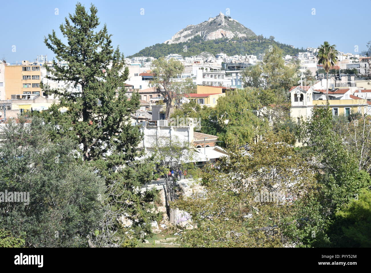 Le mont Lycabette vu de l'Acropole, Athènes Banque D'Images