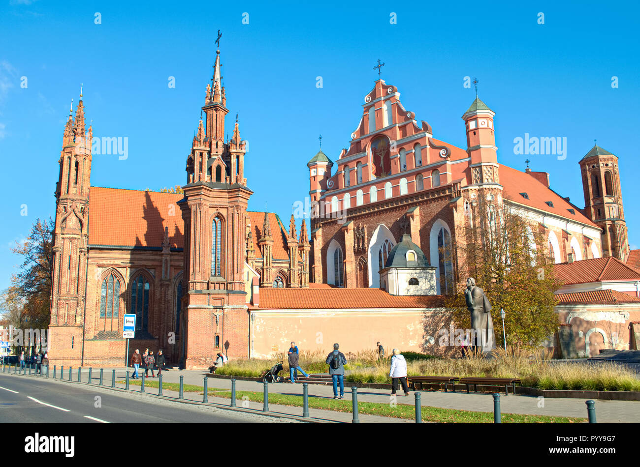 L'église gothique de Saint Anne et de l'église de Saint François et de Saint Bernard (également connu sous le nom de Bernardine Church) est une église catholique romaine dans la Vieille Ville Banque D'Images