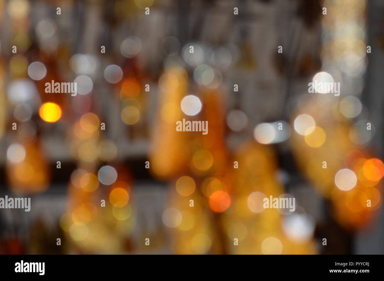 L'ambre jaune et orange lumière floue abstraite . Soft focus. L'Amber Banque D'Images