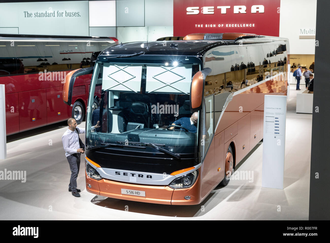 Hanovre, Allemagne - Sep 27, 2018 : Setra S 516 HD bus de tournée en vedette à l'IAA de Hanovre Véhicules Utilitaires Salon de l'automobile. Banque D'Images