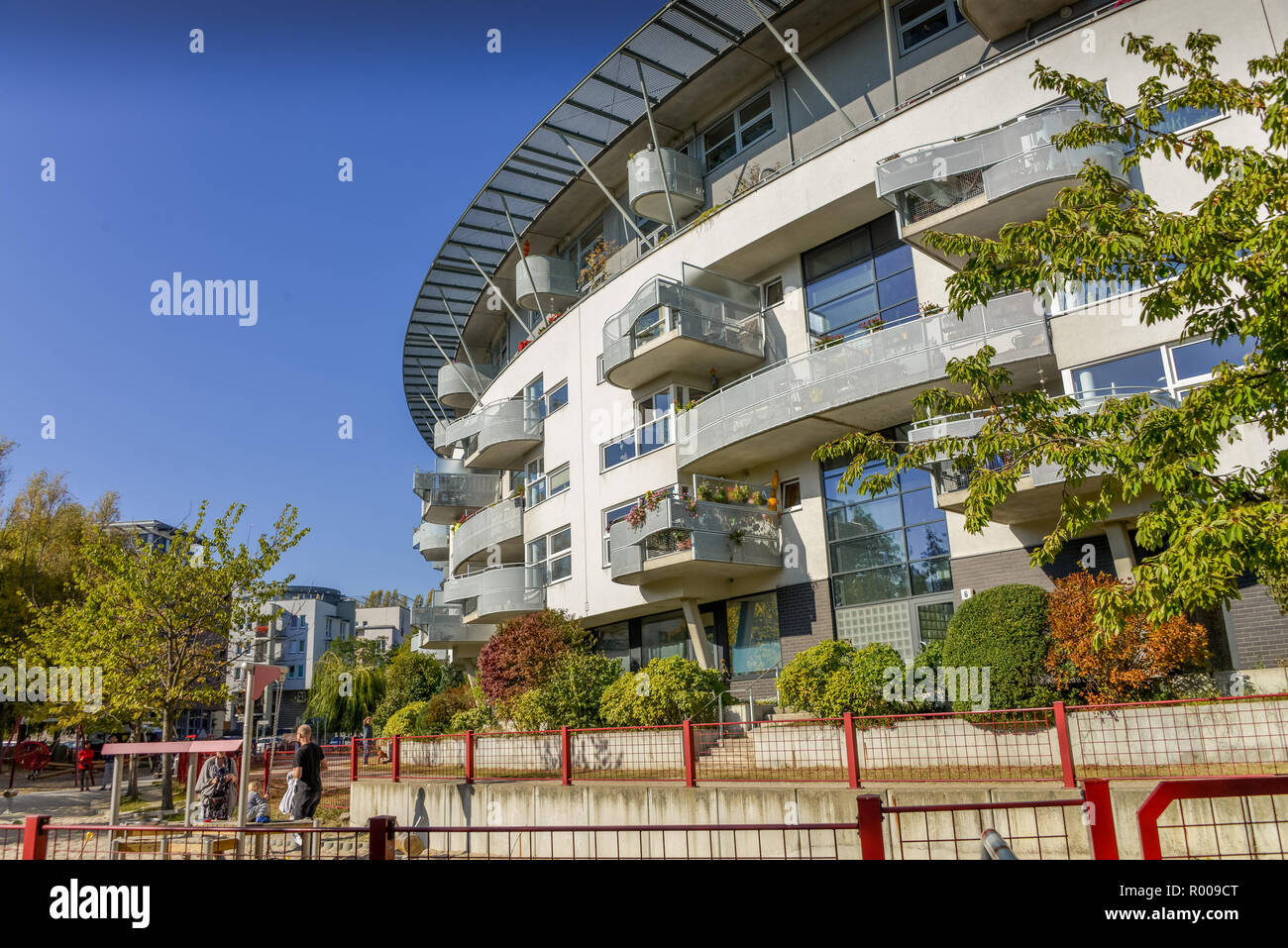 Les maisons d'habitation dans la baie Rummelsburger, Stralau, Friedrich's Grove, Berlin, Allemagne, un Wohnhaeuser Rummelsburger Bucht der, Friedrichshain, Deutsch Banque D'Images