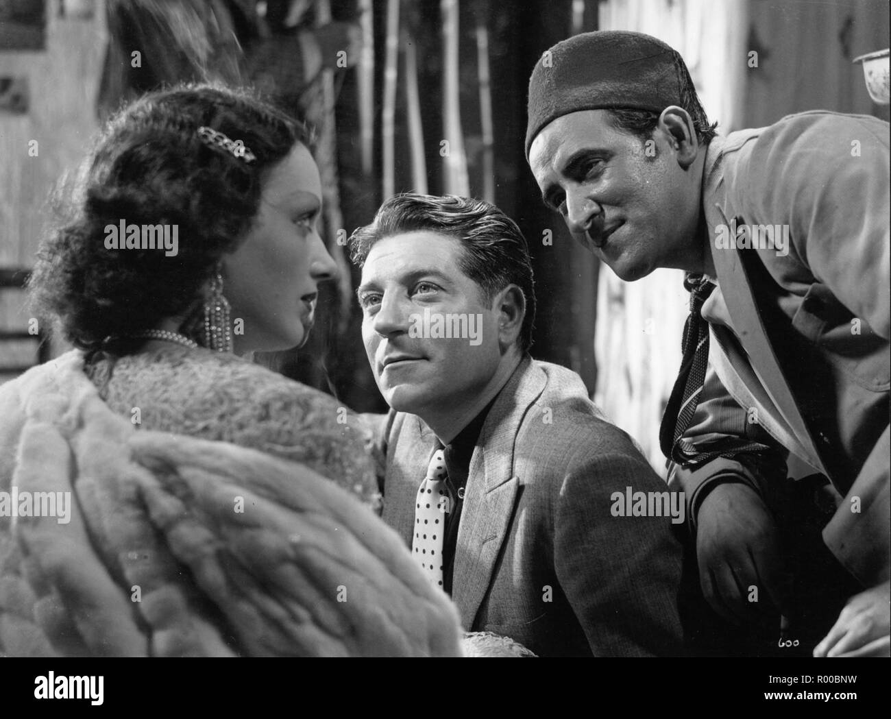 Pépé le Moko Année : 1937 - France Jean Gabin, Mireille Balin et Lucas Gridoux Réalisateur : Julien Duvivier Banque D'Images