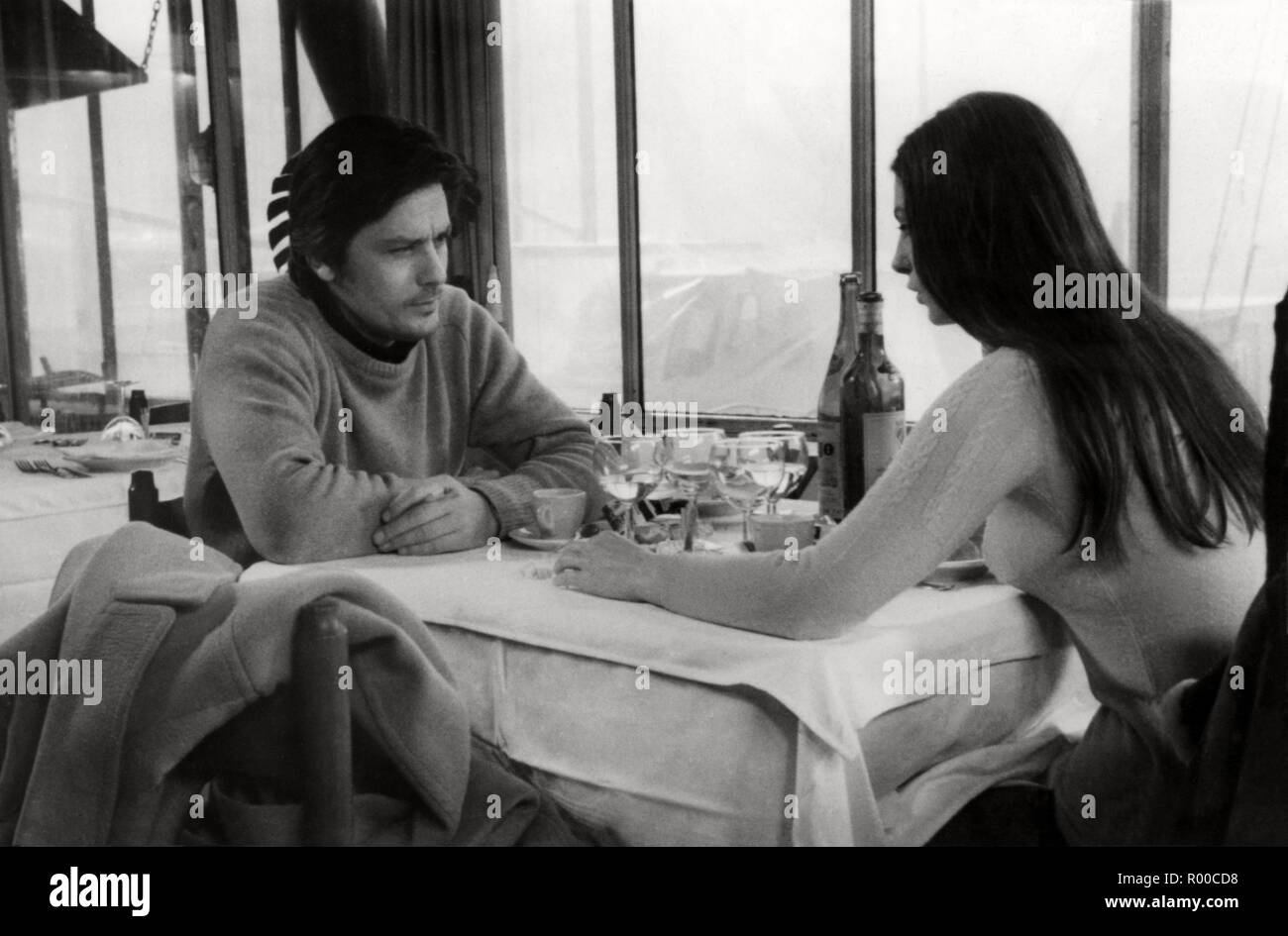 La prima notte di quiete Indian Summer Année : 1972 Italie / France Réalisateur  : Valerio Zurlini Alain Delon, Sonia Petrova Banque D'Images