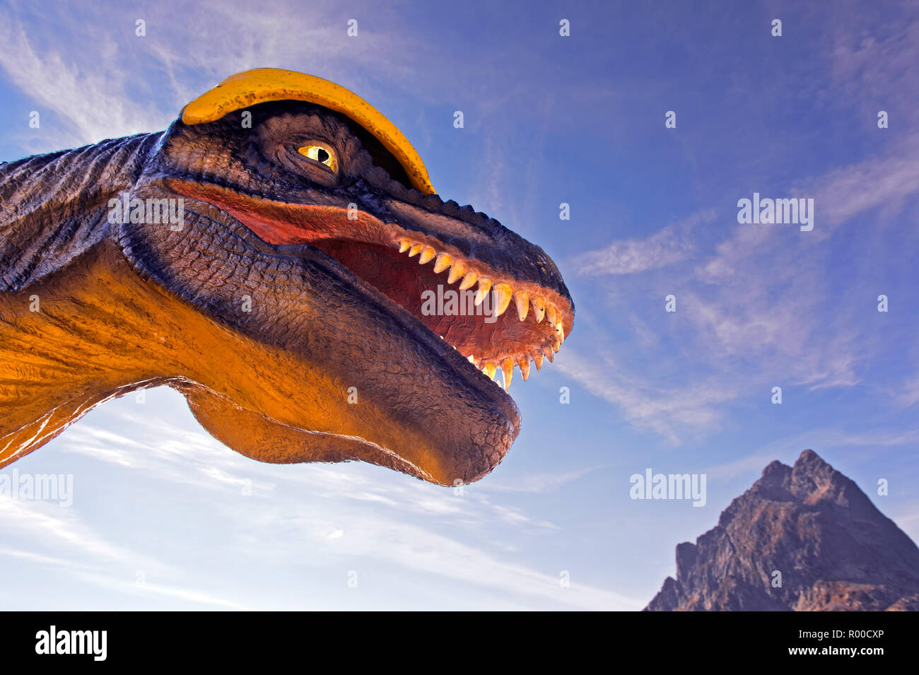 Modèle grandeur nature d'un dinosaure au Lac d'Emosson, traces de dinosaures du site, de Finhaut, Suisse Banque D'Images